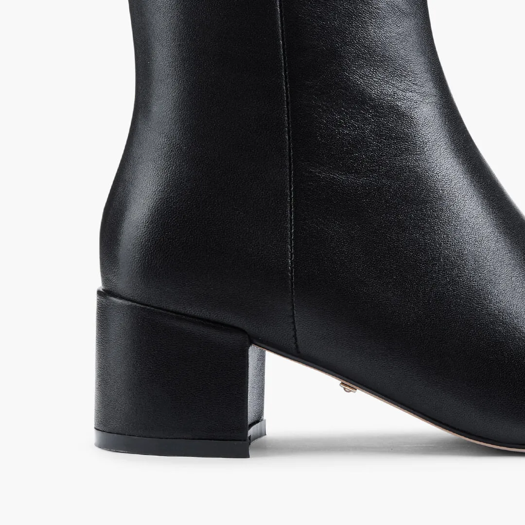 *AMATA - classic black ankle boots