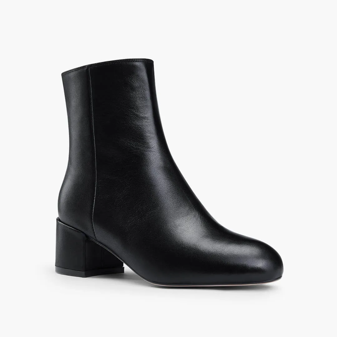 *AMATA - classic black ankle boots