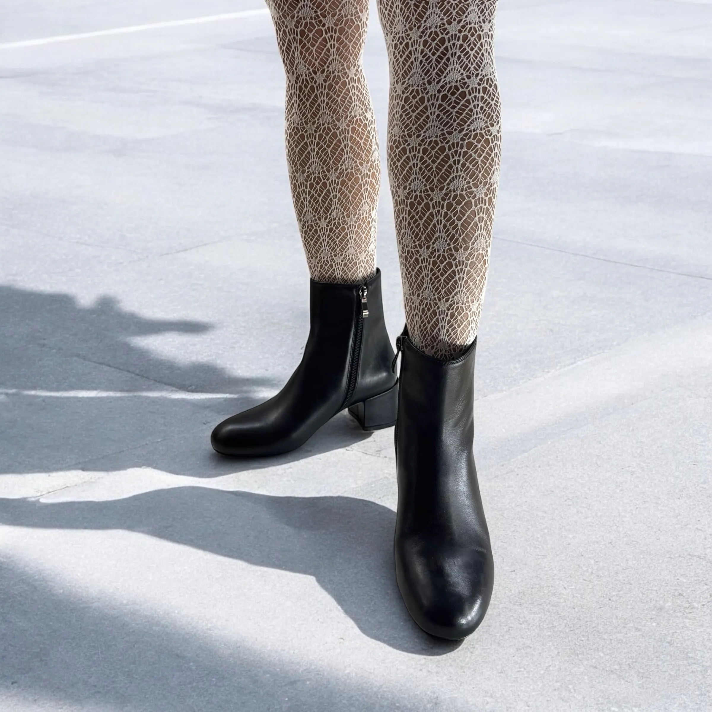 *AMATA - classic black ankle boots