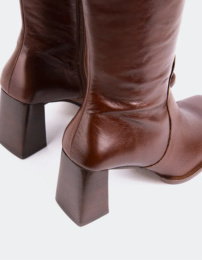 Elland Chestnut Leather