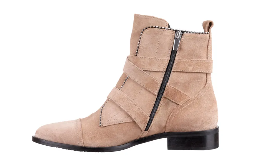 Eva Annetha Beige