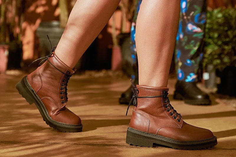 Everyday Unisex Vegan Leather Boots | Brown