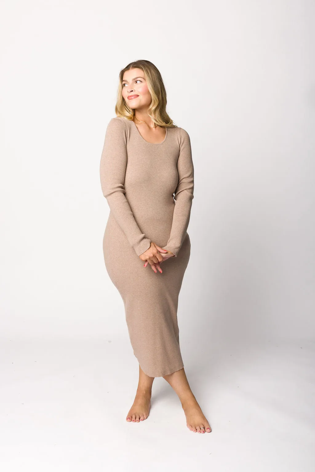 Gwen Ribbed Midi Dress in Mocha