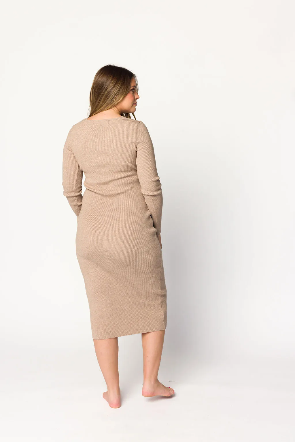Gwen Ribbed Midi Dress in Mocha