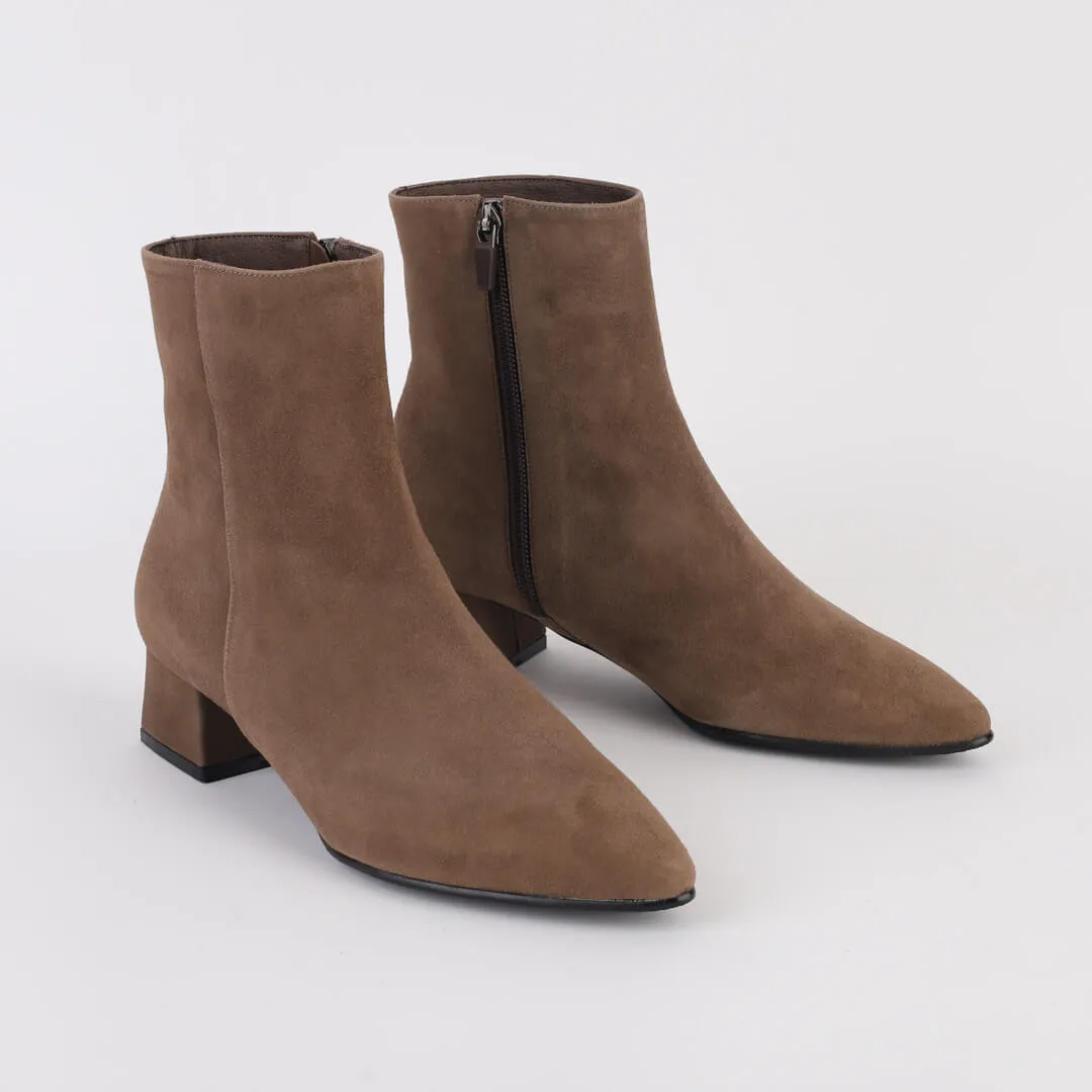 *UK size 2 - EZRA - khaki brown, 4cm heels