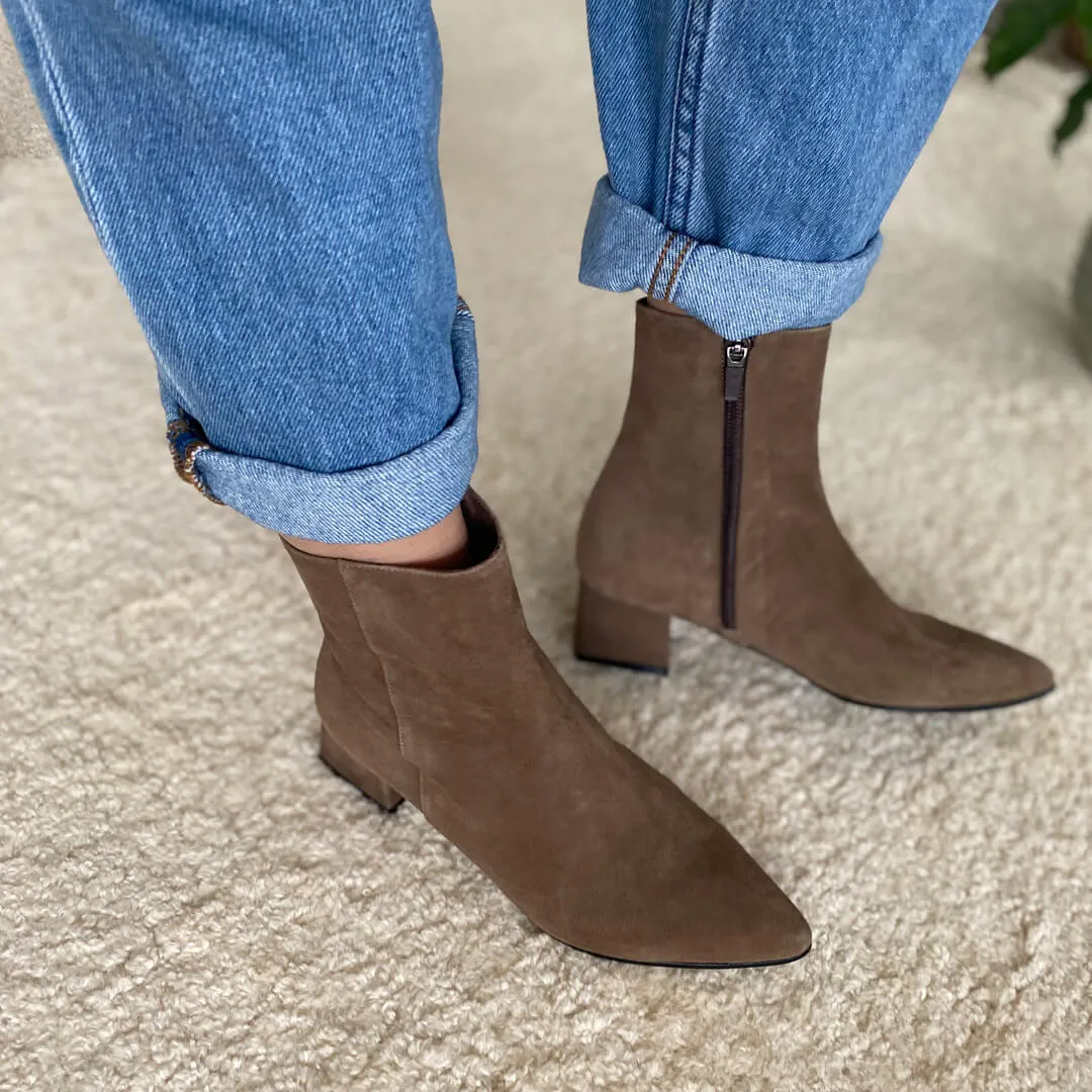 *UK size 2 - EZRA - khaki brown, 4cm heels