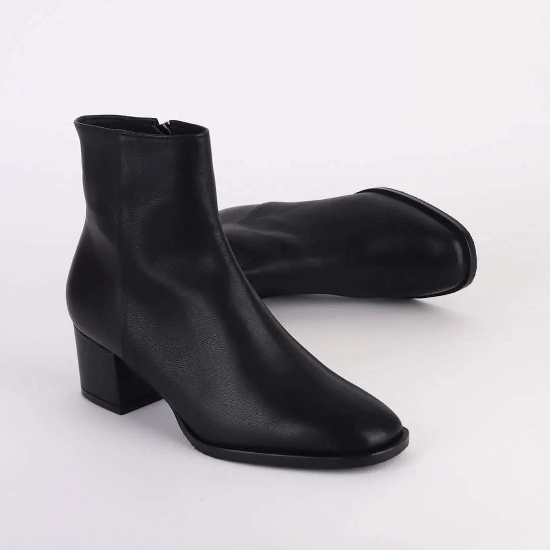 *UK size 2.5 - MOSTO - black , 5cm heels