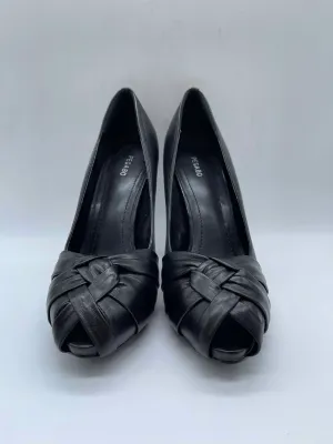 Women's Pegabo Shoes. 8.5