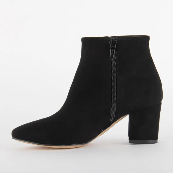 ZEE - black suede