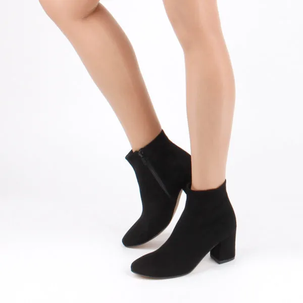 ZEE - black suede